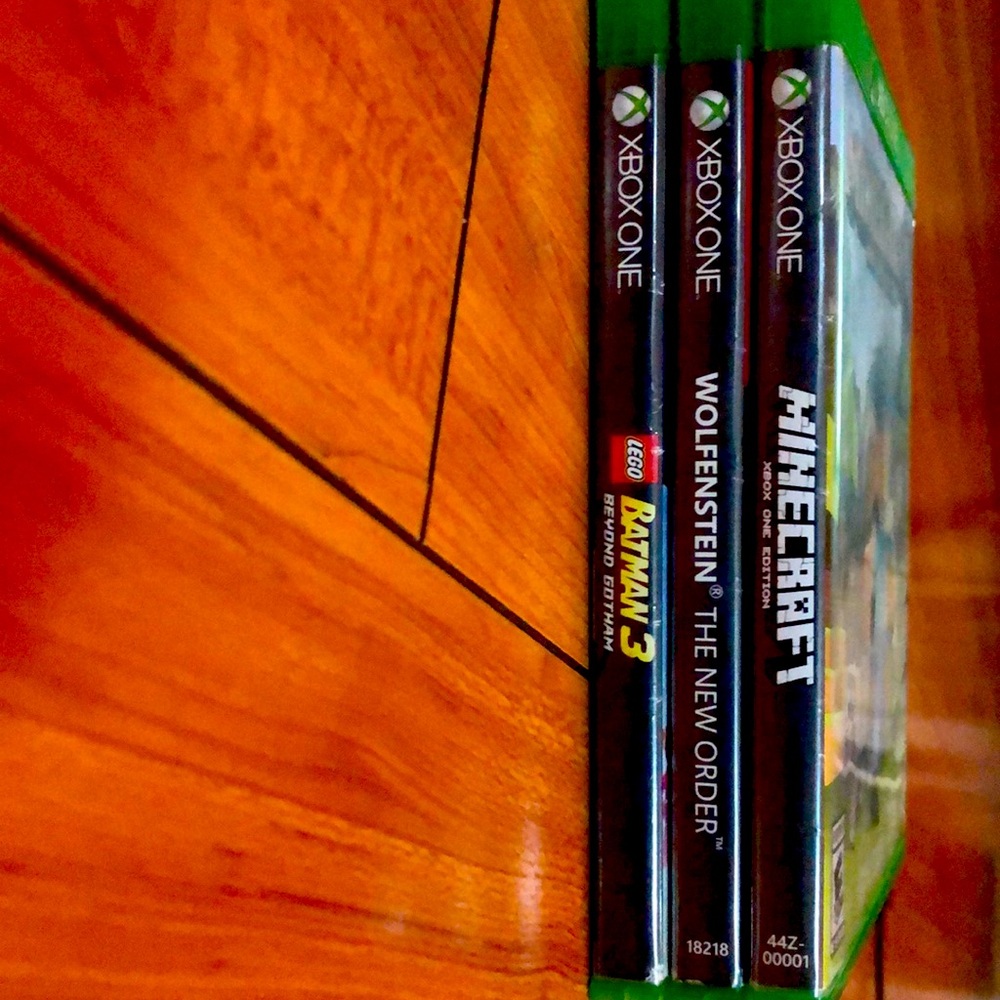 Phenom gaming headset and Minecraft,wolfenstin,Batman 3 gamer deluxe edition